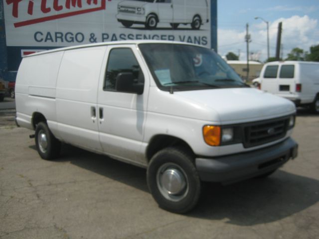 2005 Ford Econoline 2.5 S Model