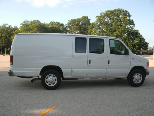 2005 Ford Econoline 4dr 4WD SLE Commercial