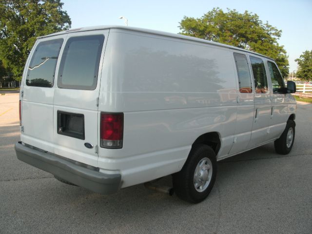 2005 Ford Econoline 4dr 4WD SLE Commercial