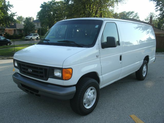 2005 Ford Econoline 4dr 4WD SLE Commercial