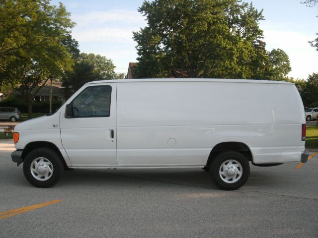 2005 Ford Econoline 4dr 4WD SLE Commercial