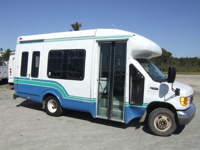 2005 Ford Econoline Coupe 4D