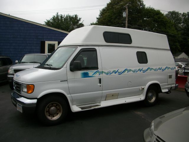 2005 Ford Econoline 4dr 4WD SLE Commercial