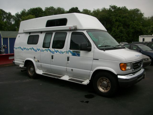 2005 Ford Econoline 4dr 4WD SLE Commercial