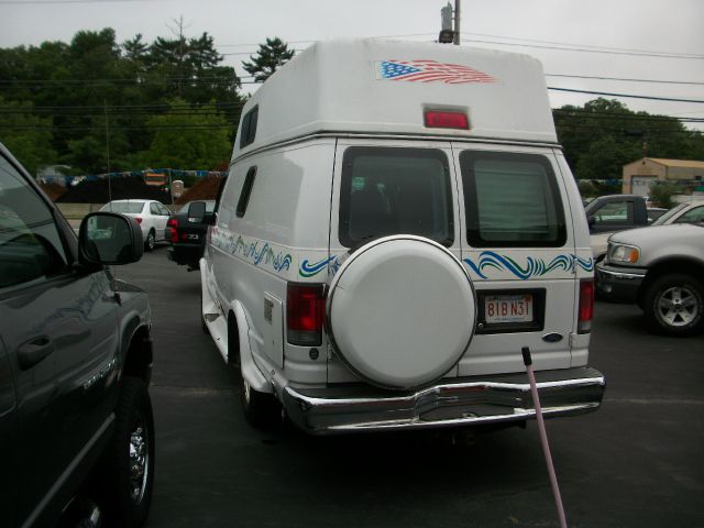 2005 Ford Econoline 4dr 4WD SLE Commercial