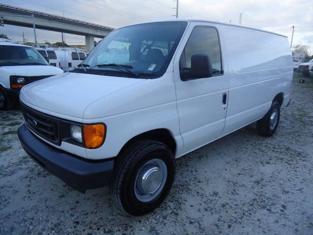 2005 Ford Econoline SLE 3rd Row Onstar4x4