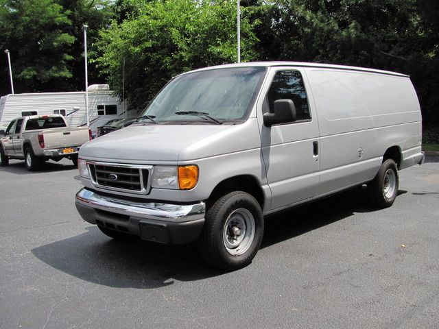 2005 Ford Econoline SL Pickup 4D 5 1/2 Ft