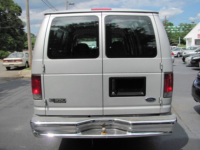 2005 Ford Econoline SL Pickup 4D 5 1/2 Ft