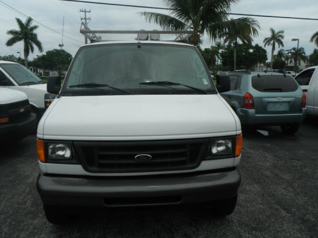 2006 Ford Econoline 4dr 4WD SLE Commercial