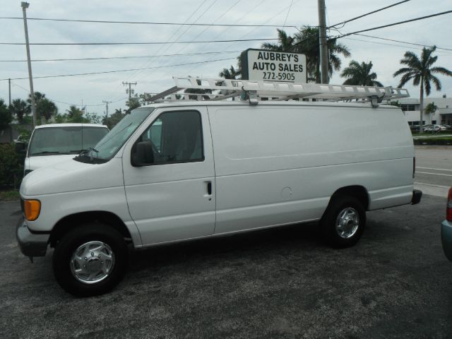 2006 Ford Econoline 4dr 4WD SLE Commercial