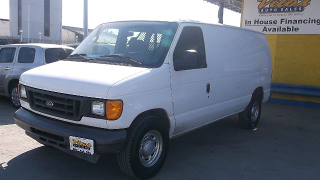 2006 Ford Econoline SE Truck