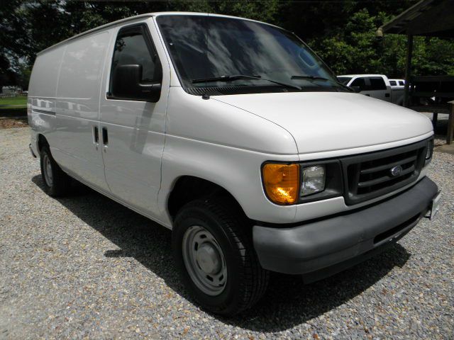 2006 Ford Econoline SE Truck