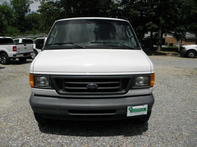 2006 Ford Econoline SE Truck