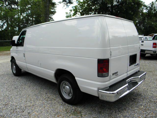 2006 Ford Econoline SE Truck