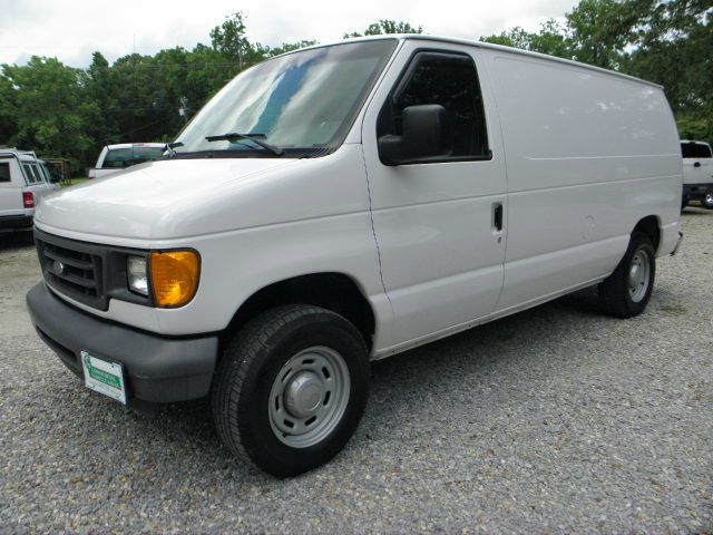 2006 Ford Econoline SE Truck