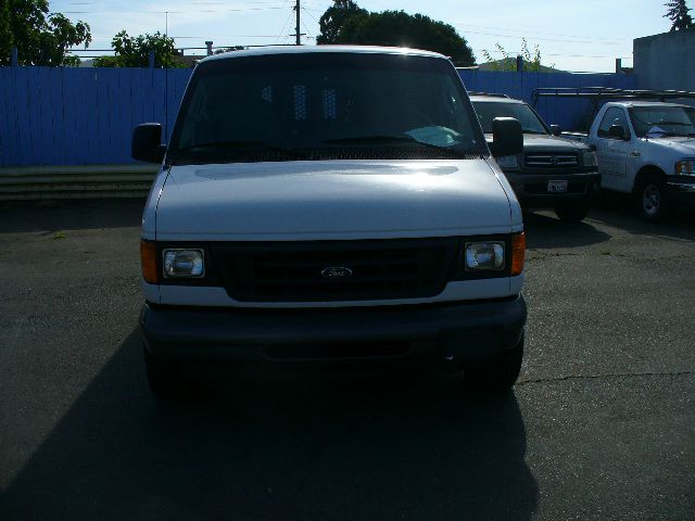 2006 Ford Econoline SE Truck