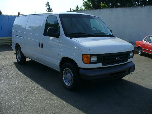 2006 Ford Econoline SE Truck