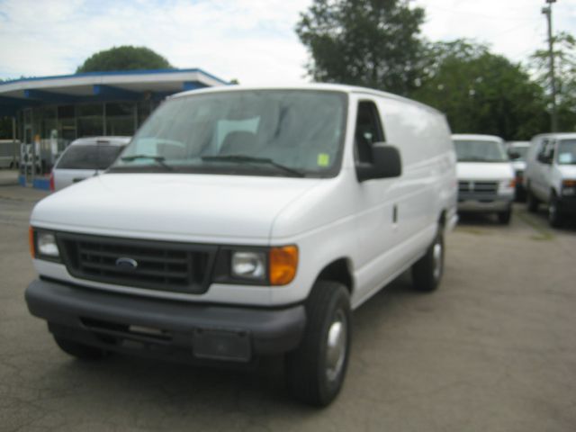 2006 Ford Econoline 4dr 4WD SLE Commercial