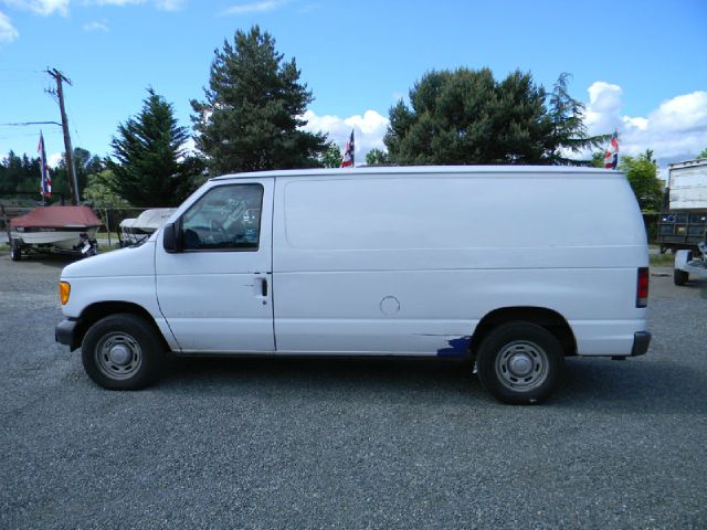 2006 Ford Econoline SE Truck