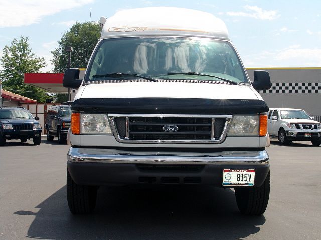 2006 Ford Econoline 2.5 S Model