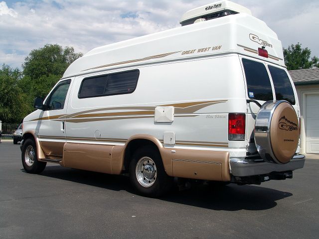 2006 Ford Econoline 2.5 S Model