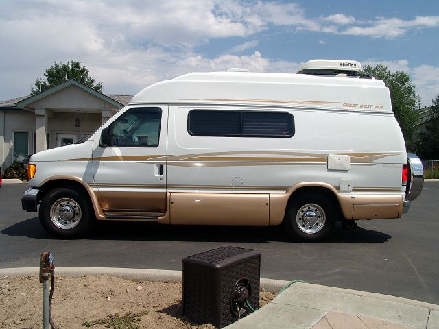 2006 Ford Econoline 2.5 S Model