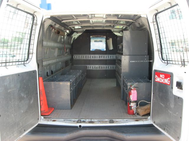 2006 Ford Econoline 2.5 S Model