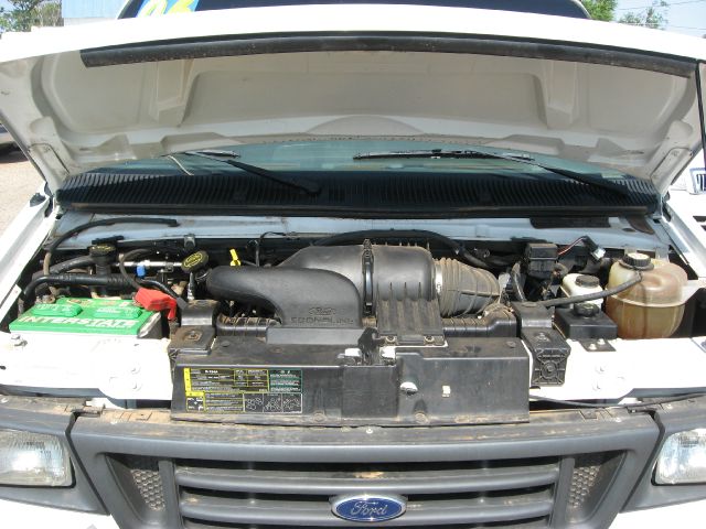 2006 Ford Econoline 2.5 S Model