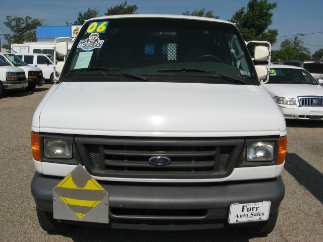 2006 Ford Econoline 2.5 S Model