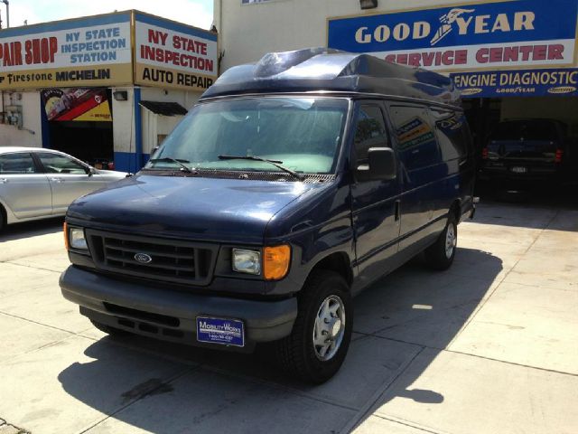 2006 Ford Econoline 2.5 S Model