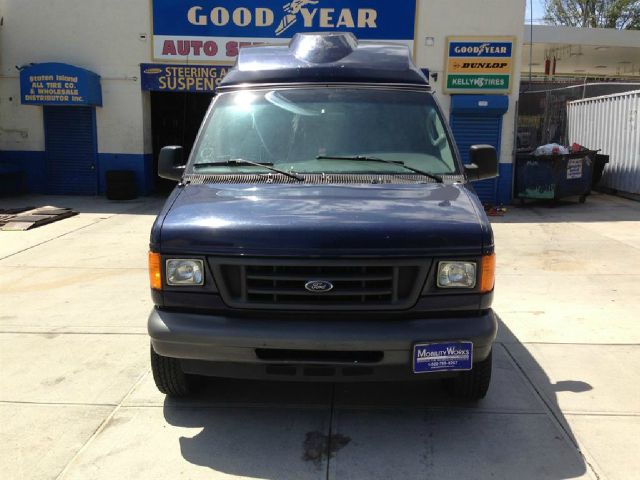 2006 Ford Econoline 2.5 S Model