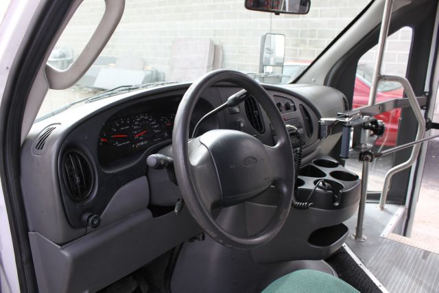 2006 Ford Econoline 3.8 Sedan