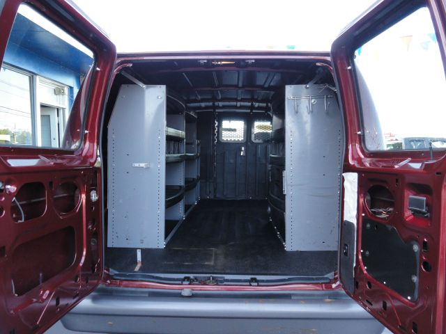 2006 Ford Econoline 4dr Sport Sdn Sedan