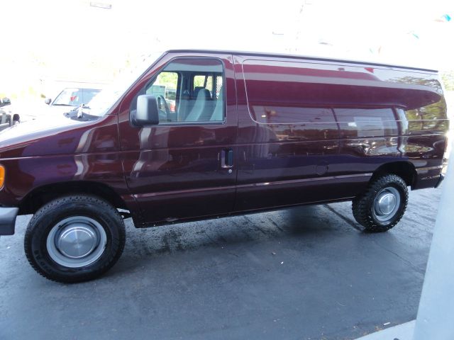 2006 Ford Econoline 4dr Sport Sdn Sedan