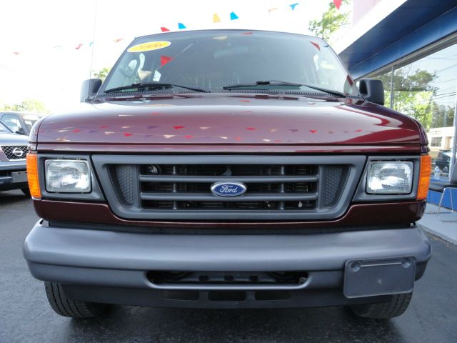 2006 Ford Econoline 4dr Sport Sdn Sedan