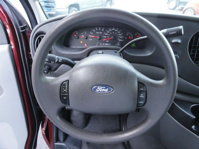 2006 Ford Econoline 4dr Sport Sdn Sedan