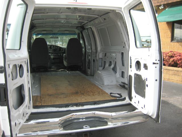 2006 Ford Econoline 4dr 4WD SLE Commercial