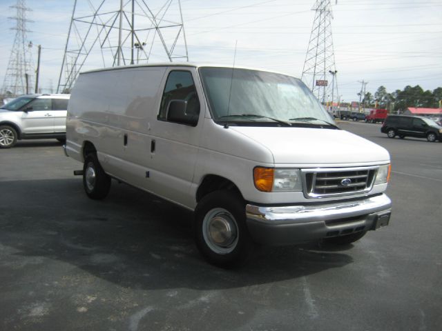 2006 Ford Econoline 4dr 4WD SLE Commercial