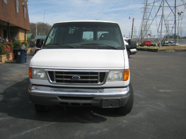 2006 Ford Econoline 4dr 4WD SLE Commercial