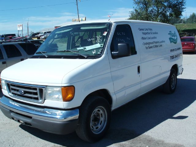 2006 Ford Econoline SE Truck