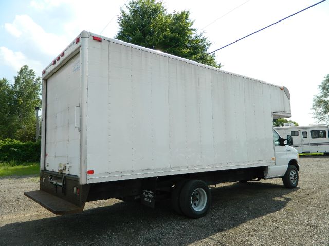 2006 Ford Econoline I4 Man SE