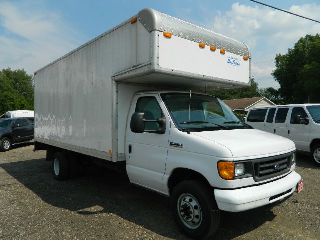 2006 Ford Econoline I4 Man SE