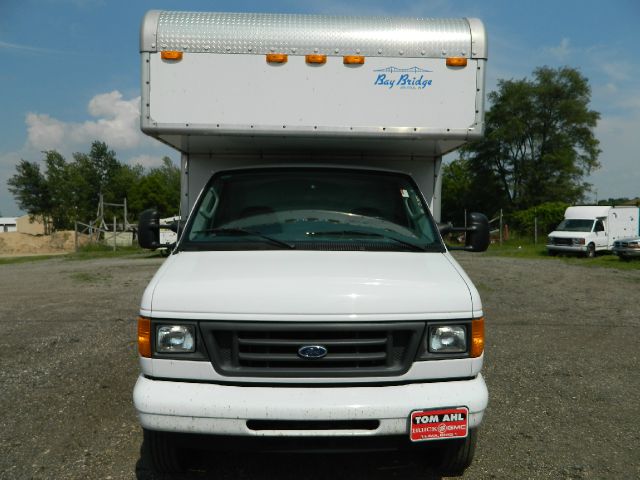 2006 Ford Econoline I4 Man SE