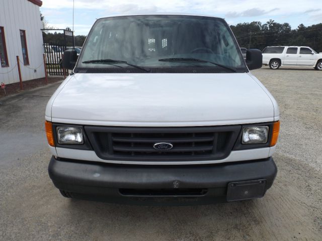 2006 Ford Econoline SE Truck