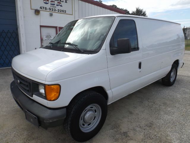 2006 Ford Econoline SE Truck