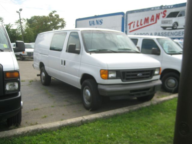 2006 Ford Econoline 4dr 4WD SLE Commercial