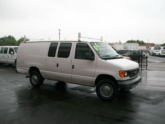 2006 Ford Econoline 2.5 S Model