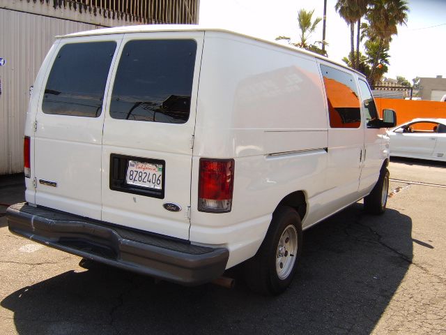 2006 Ford Econoline SE W/quad Seating