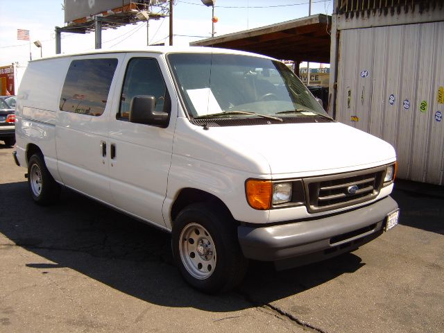 2006 Ford Econoline SE W/quad Seating