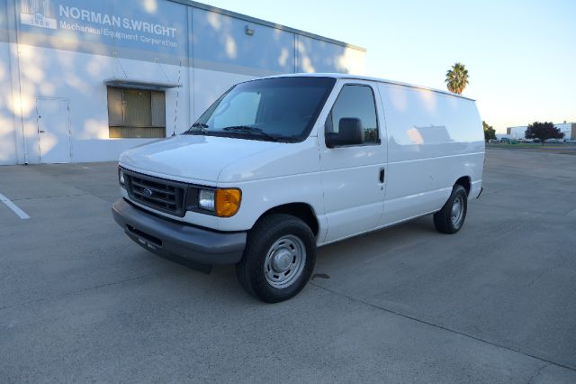 2006 Ford Econoline SE Truck